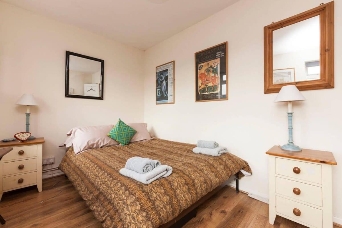 Central Camden Flat With Terrace For 4 People London Exteriör bild